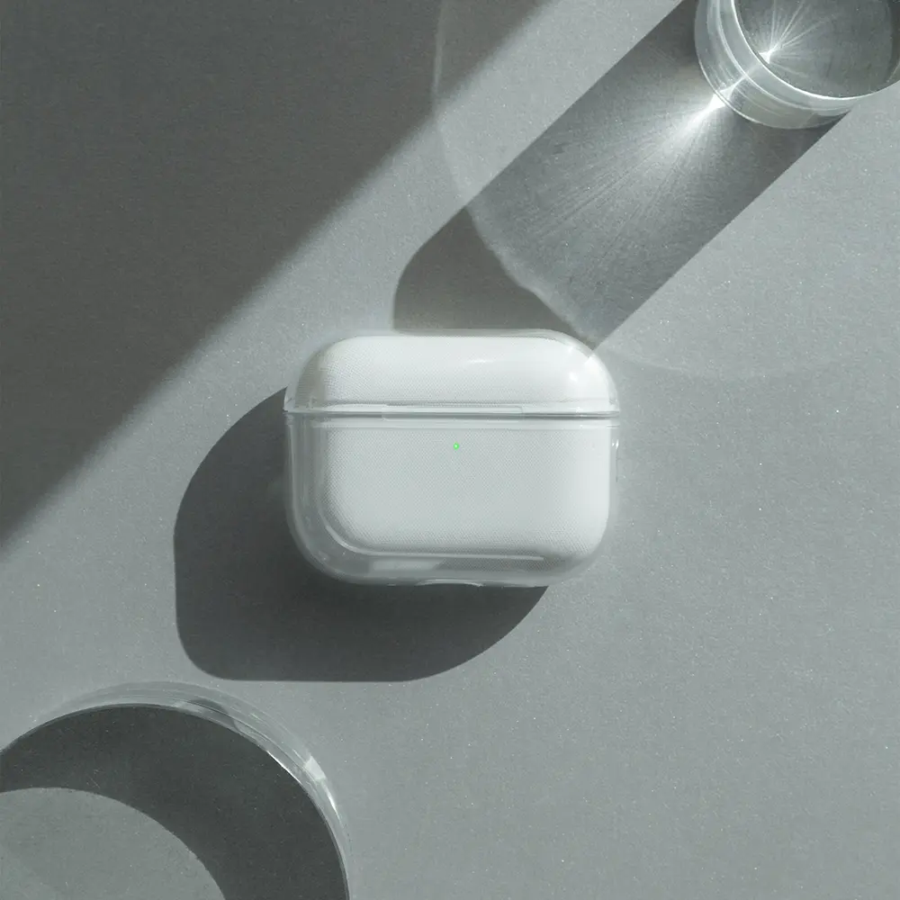 AirPods Pro 3 Şeffaf Silikon Kılıf, Qi ve MagSafe Uyumlu - Native Union Clear