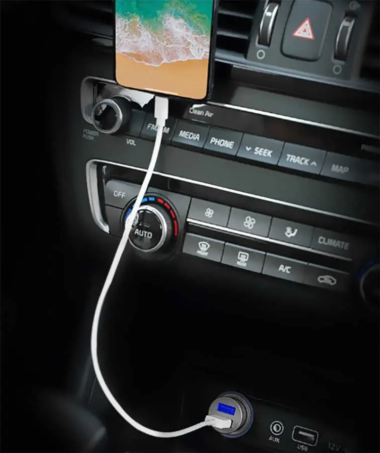 Benks C27 Çift USB Araç Şarj Aleti, 4.8A ve LED Göstergeli